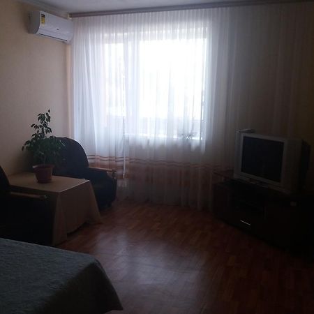 Apartment On Lenina 76 Togliatti Bagian luar foto